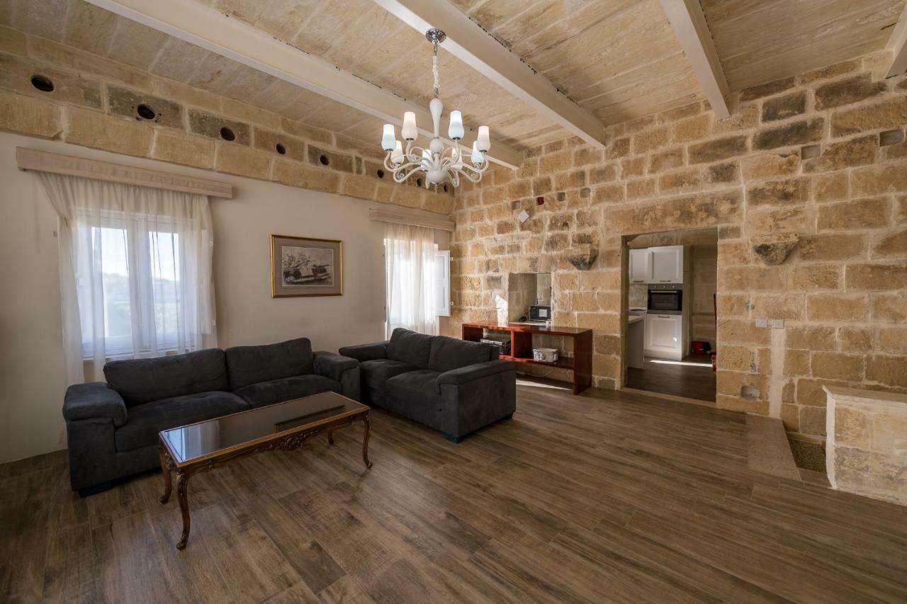 Zeppi'S Luxury Holiday Farmhouse With Private Pool Għarb 外观 照片